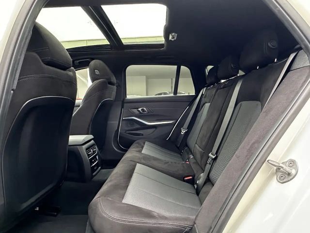 BMW 320 320d M-Sport Touring