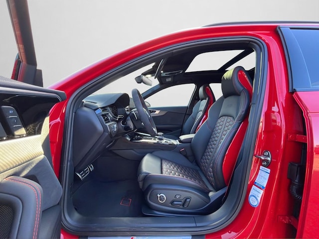 Audi RS4 Avant Quattro