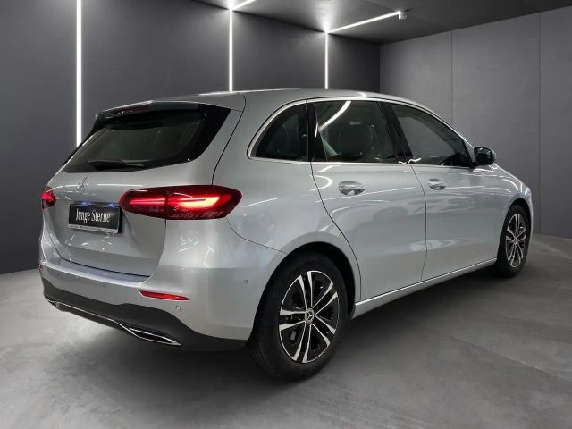 Mercedes-Benz B 180 Progressive Sedan