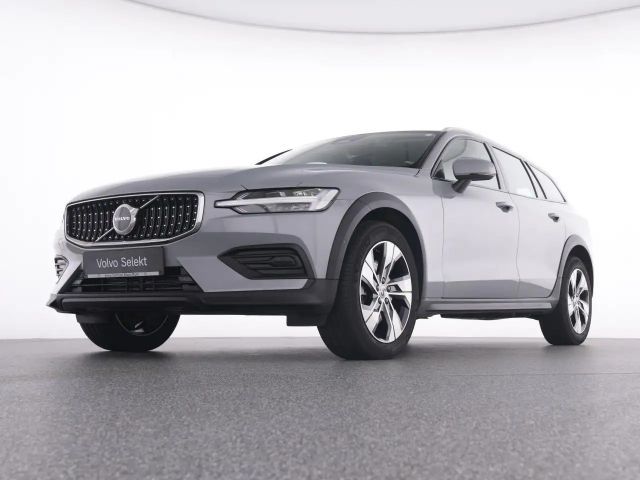 Volvo V60 Cross Country AWD Plus