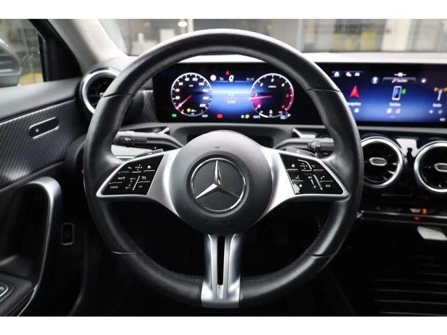 Mercedes-Benz A 200 A 200 d