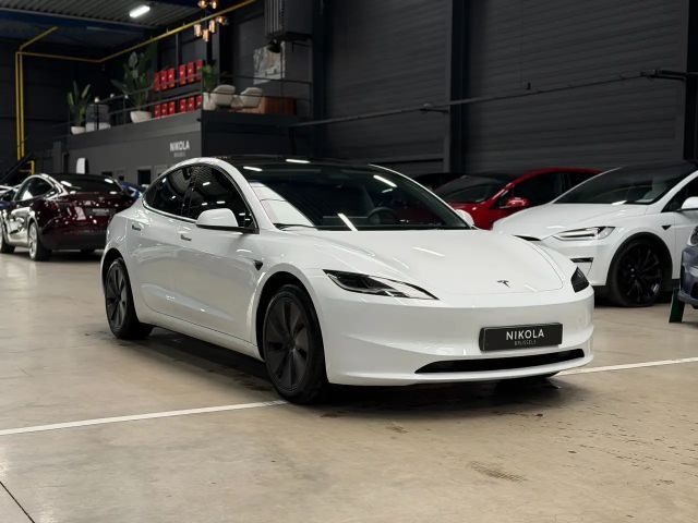 Tesla Model 3 AWD Long Range