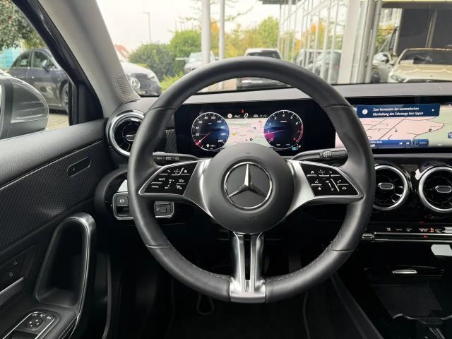 Mercedes-Benz A 200 Progressive