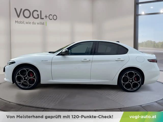Alfa Romeo Giulia AT8 Q4 Veloce