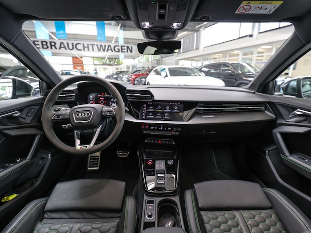 Audi RS3 Quattro S-Tronic Sedan