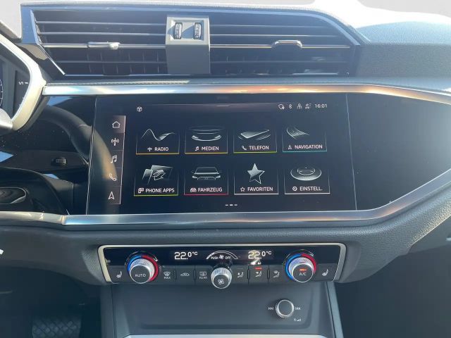 Audi Q3 S-Line S-Tronic