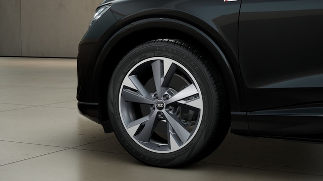 Audi Q4 e-tron SUV 45 e-tron Audi Q4 e-tron