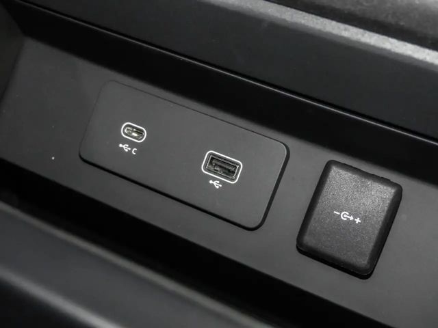 Land Rover Defender 90 D250 Dynamic SE