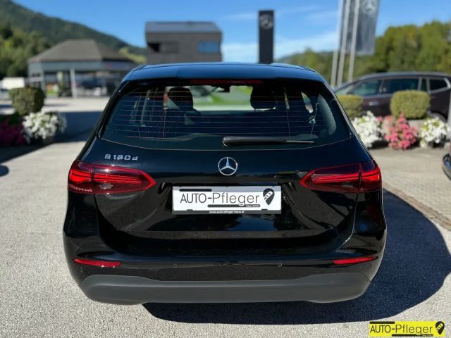 Mercedes-Benz B 180 B 180 d