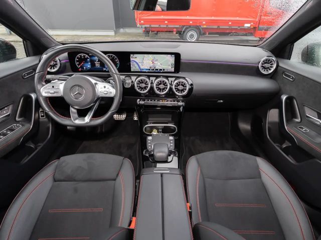 Mercedes-Benz A 250 A 250 e