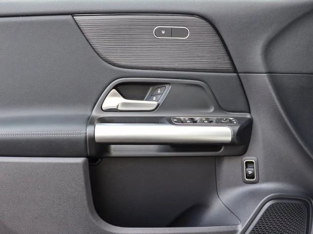 Mercedes-Benz GLA 180 ProgressiveAdvanced/AHK/Kamera/LED/Night