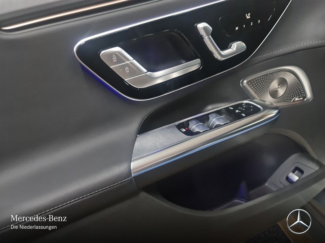 Mercedes-Benz EQE 300 Sedan