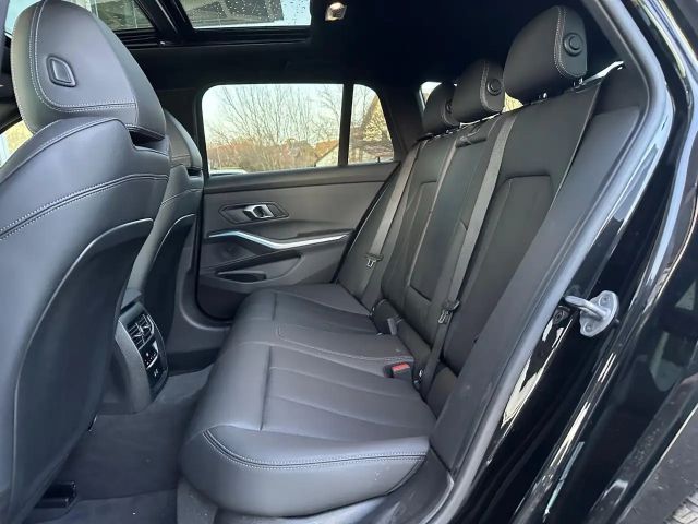 BMW 320 320d M-Sport Touring xDrive