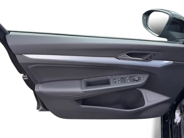 Volkswagen Golf 1.5 eTSI DSG Variant