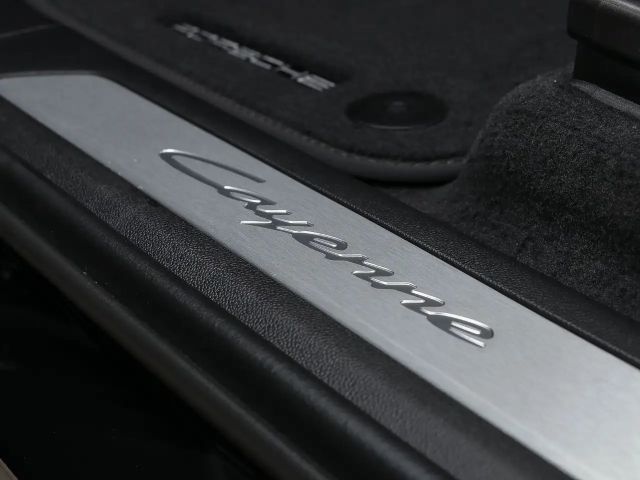 Porsche Cayenne BOSE Sportabgasanlage Luftfederung LED