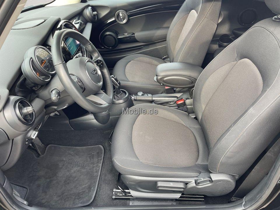 MINI Cooper Essential