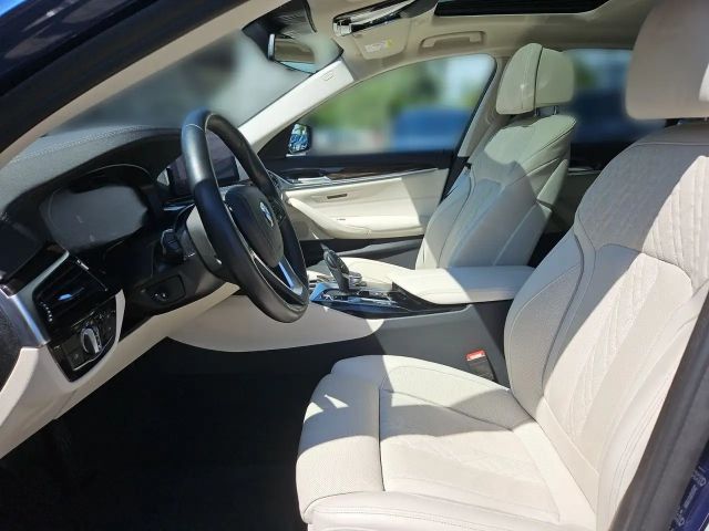 BMW 540 540i Luxury Line Sedan xDrive