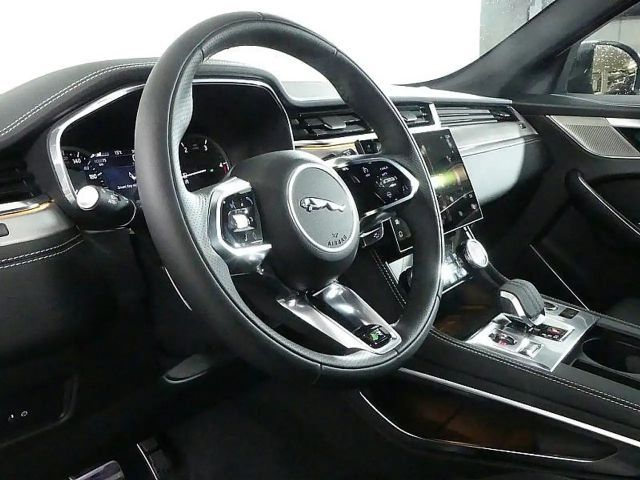 Jaguar F-Pace AWD D200 R-Dynamic S