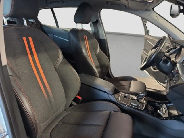 BMW 120 120d Sedan Sport Line