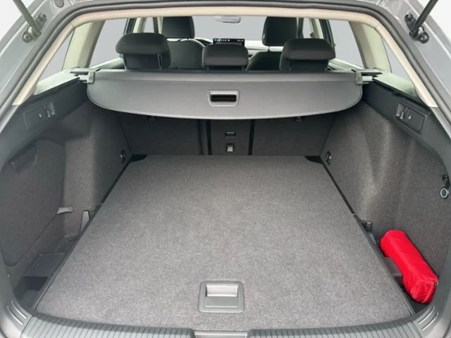 Volkswagen Golf 1.5 eTSI Golf VIII Life Variant