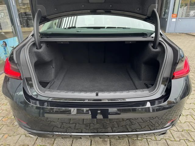 BMW 330 330i Sedan xDrive