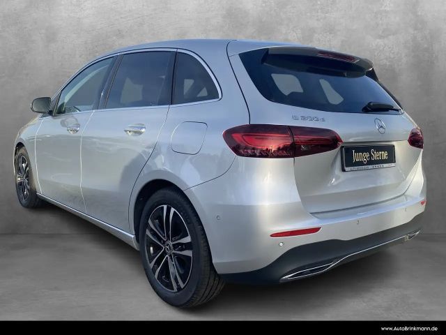 Mercedes-Benz B 200 B 200 d