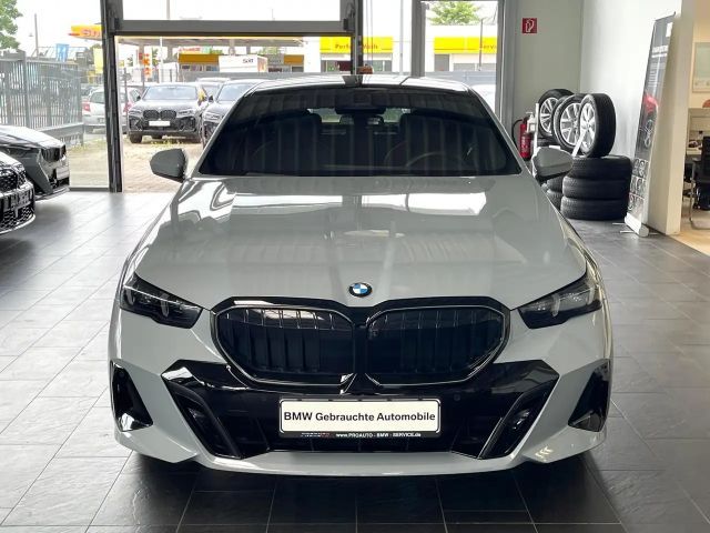 BMW 520 520d M-Sport Sedan