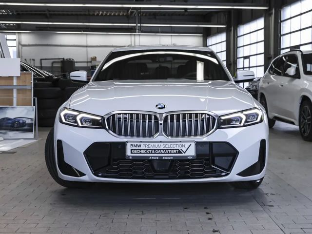 BMW 320 320d M-Sport Sedan