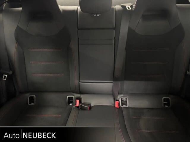 Mercedes-Benz CLA 200 AMG Line Coupé