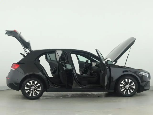 Mercedes-Benz A 180 A 180 d