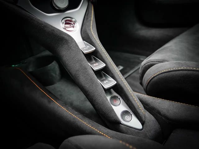 McLaren 750S Coupé Ventura Orange, Interior Carbon