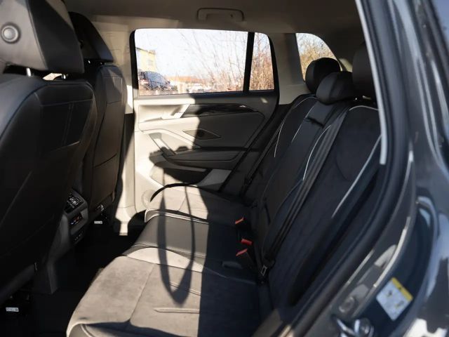 Volkswagen Tiguan 1.5 eTSI Elegance Elegance