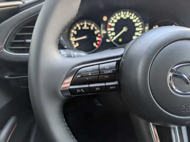 Mazda 3 2.5 G140 NAGISA