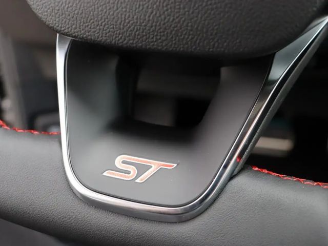 Ford Focus ST Line Wagon