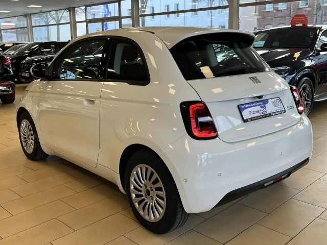 Fiat 500e R.cam*SHZ*Totwinkelass*42Kwh*Spurhalteass