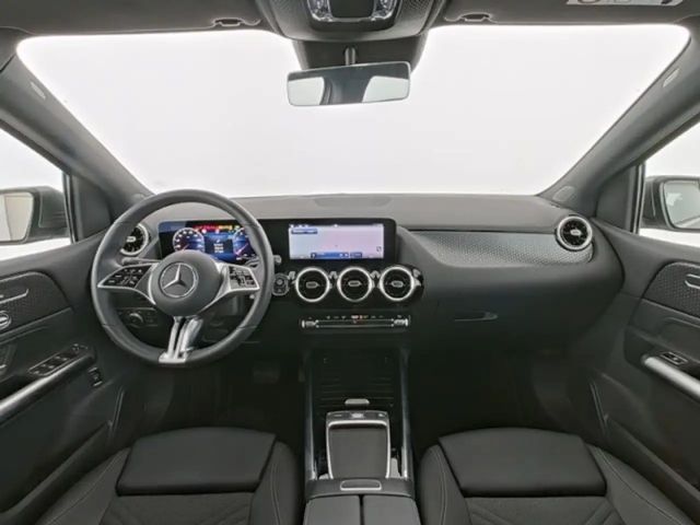 Mercedes-Benz B 180 Sedan