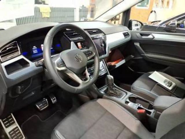 Volkswagen Touran 1.5 TSI DSG