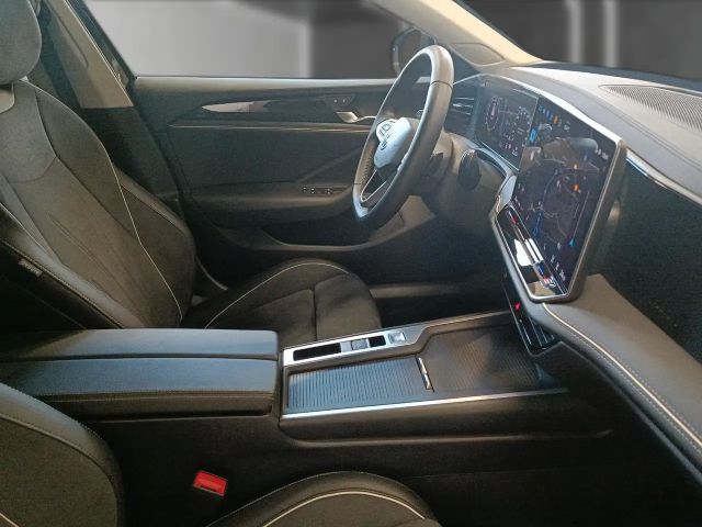 Volkswagen Passat 1.5 eTSI Business DSG