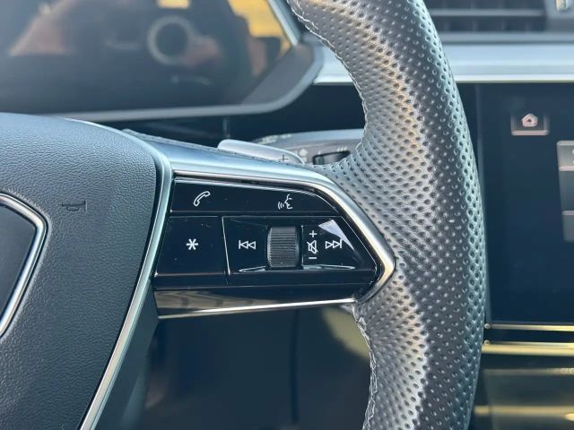 Audi e-tron 55 Business