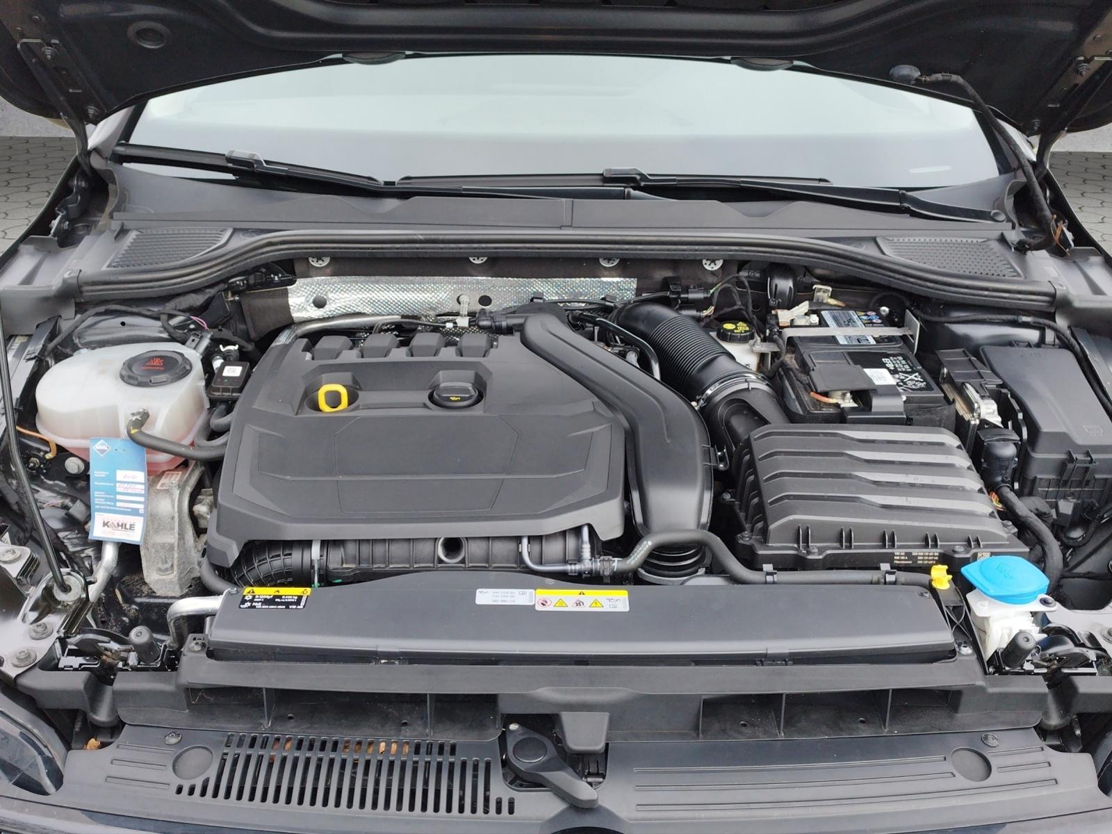 Volkswagen Golf 1.5 TSI Golf VIII