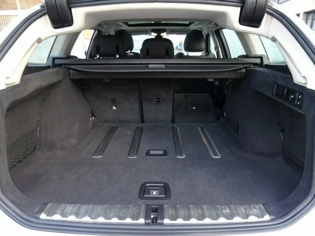 BMW 320 320d Sport Line Touring xDrive