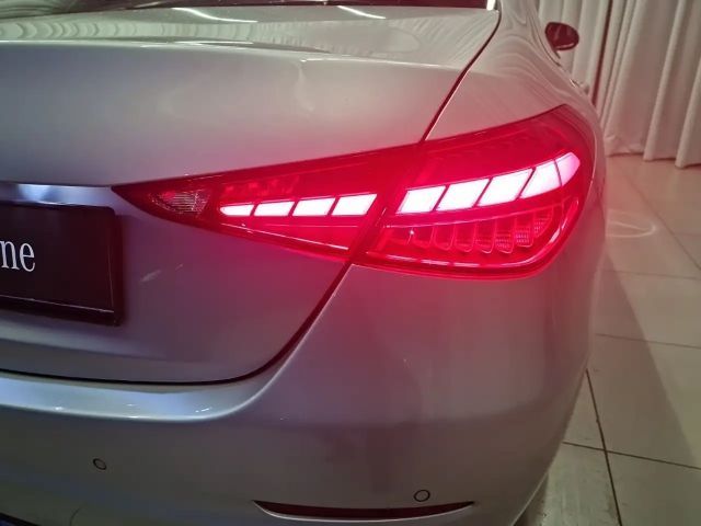 Mercedes-Benz C 200 C 200 d Sedan