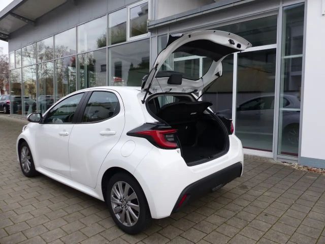 Toyota Yaris Hatchback Hybride Team D