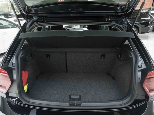 Volkswagen Polo Active TSI Navi ParkPilot Sitzheizg. Anschlussg...