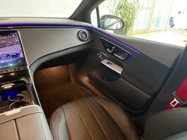 Mercedes-Benz EQE 300 Premium Sedan