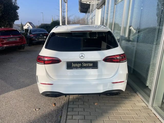 Mercedes-Benz B 200 AMG Line