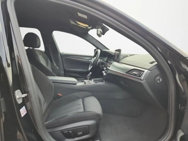 BMW 520 520d M-Sport Touring