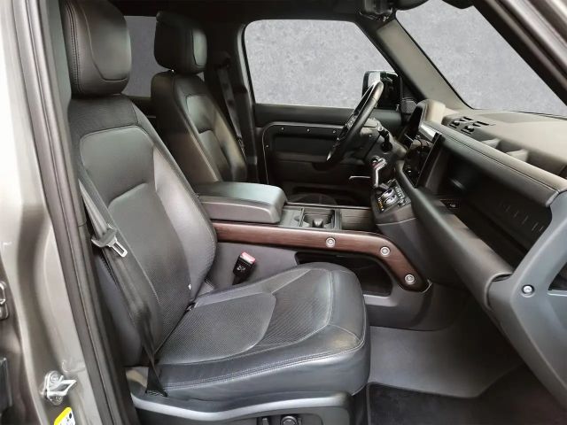 Land Rover Defender 110 D300 Dynamic HSE