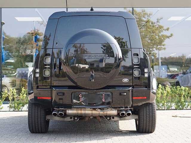 Land Rover Defender 110