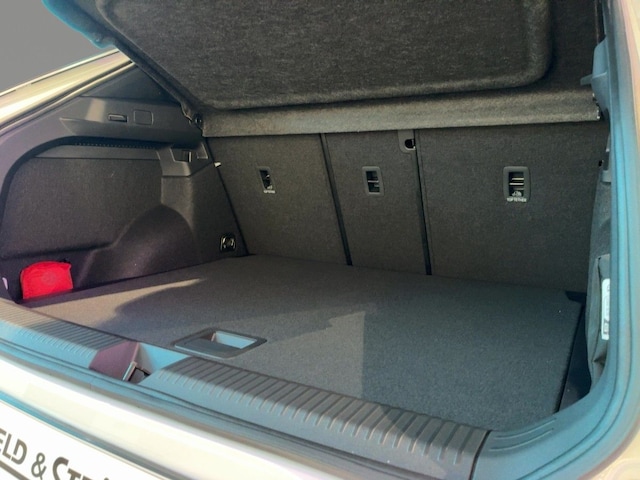 Volkswagen T-Roc 1.5 eTSI IQ.Drive R-Line Style